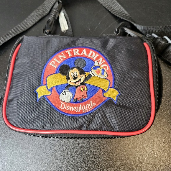 Disneyland Resort Pin Trading Bag Mickey Mouse Adjustable Strap Collector - Picture 1 of 7